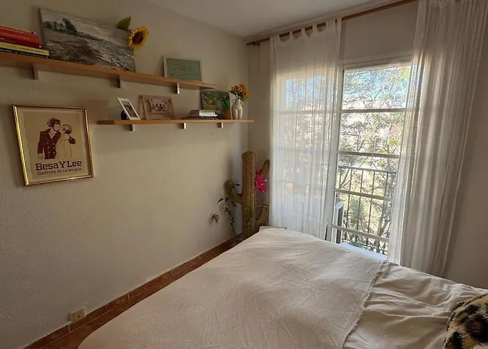 With Style And Comfort For 4 *
